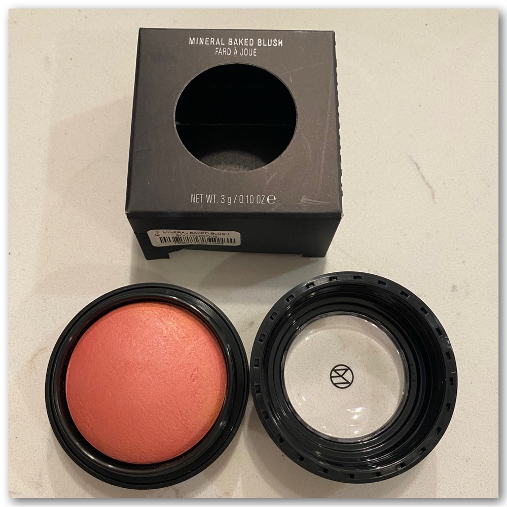 IL MAKIAGE Mineral Baked Blush – Bootylicious (New) - Picture 5 of 5